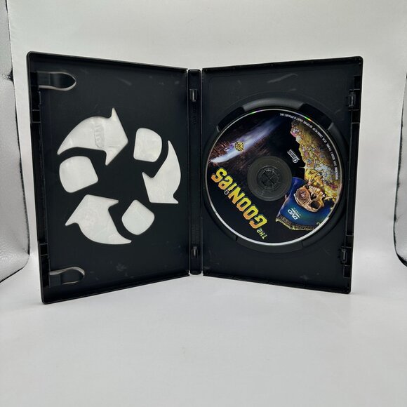 The Goonies Movie DVD 2007 PG Adventure Comedy Film Steven Spielberg Warner Bros - Picture 3 of 3